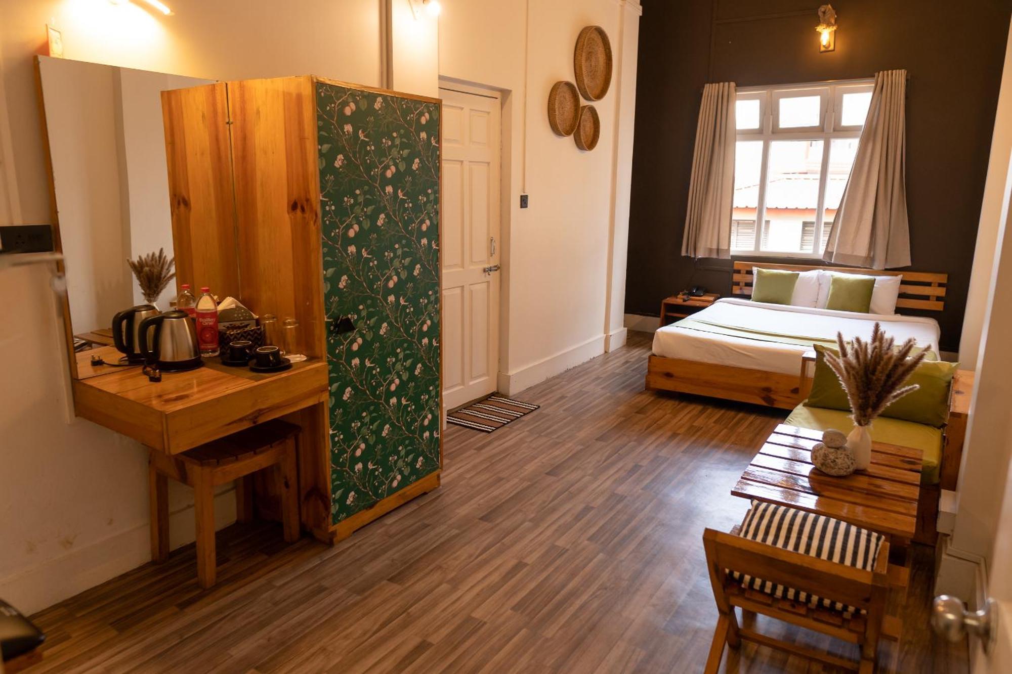 Hotel The Living Roof Shillong Esterno foto